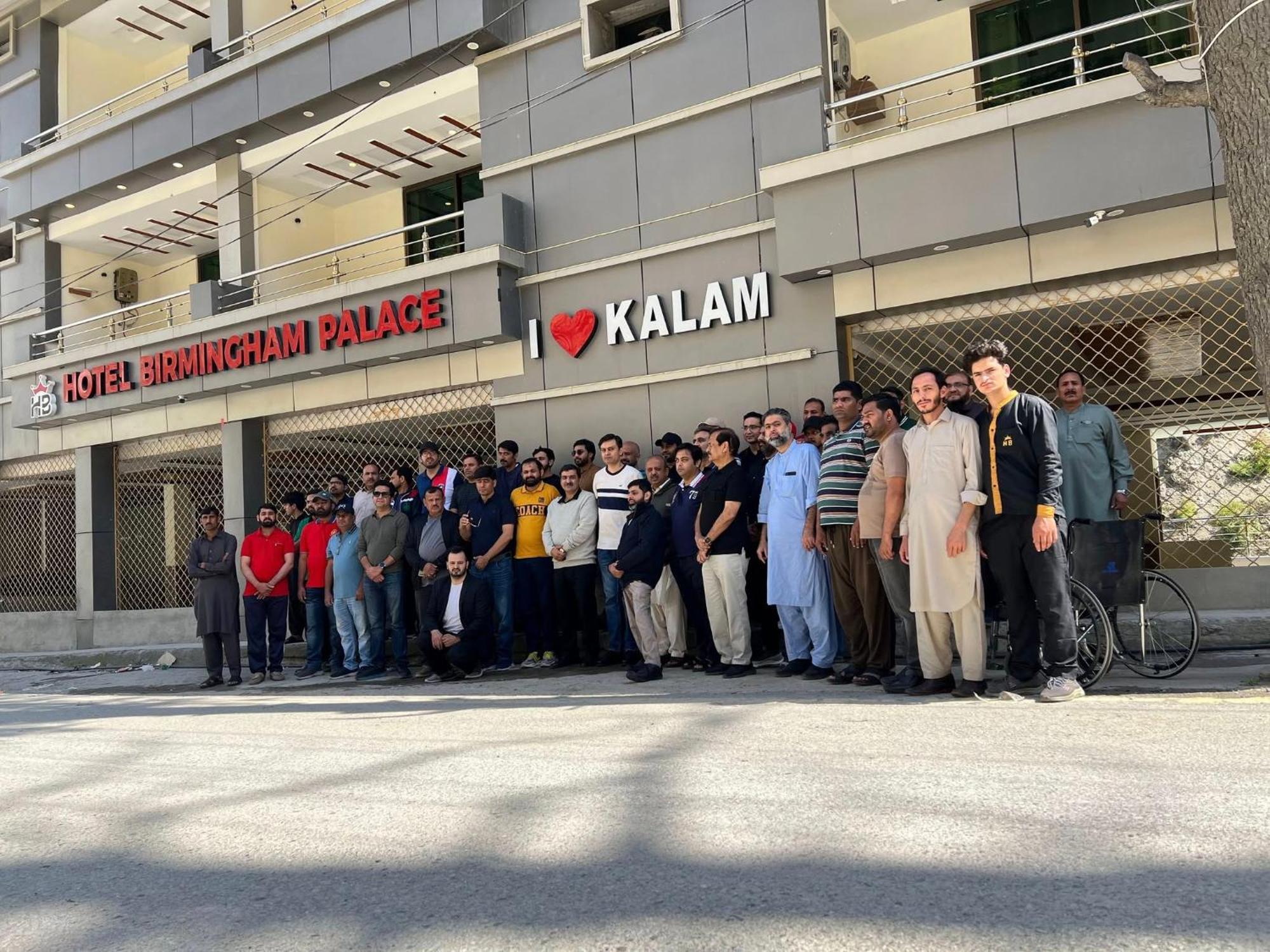 Hotel Birmingham Palace Kalam By Khan Familia Kültér fotó